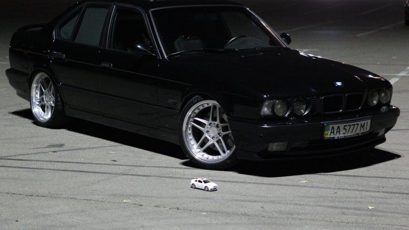 BMW 5 e34 черная