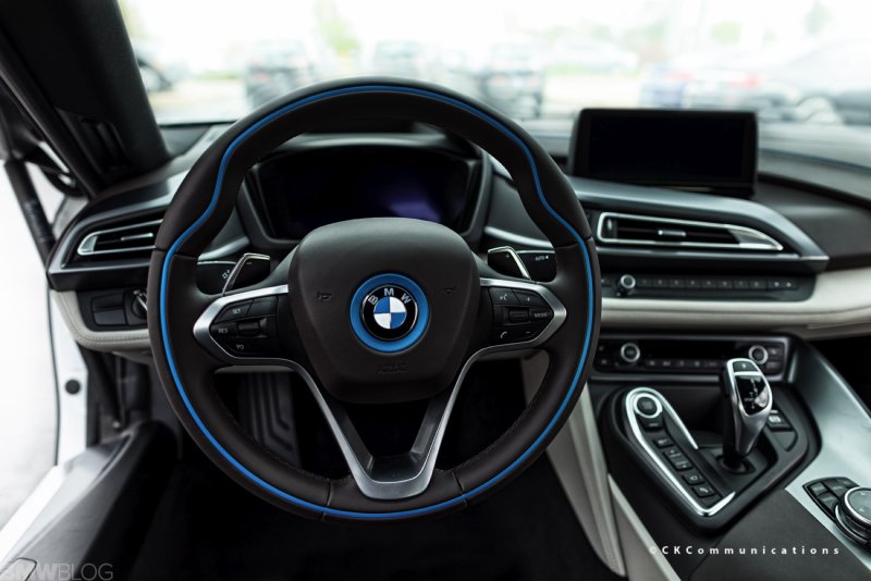 Руль БМВ ай 8