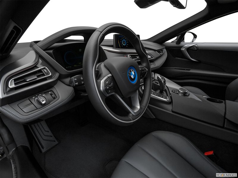 BMW i8 руль