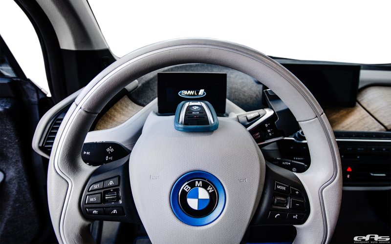 BMW i8 салон
