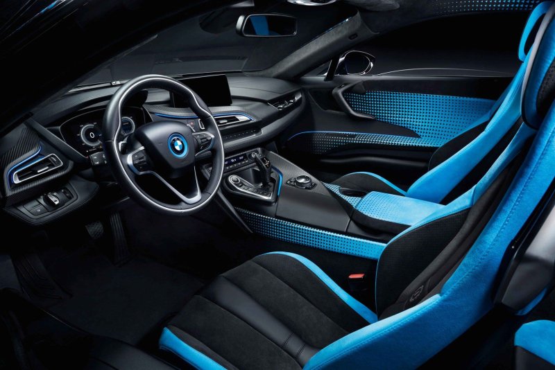 BMW i8 руль