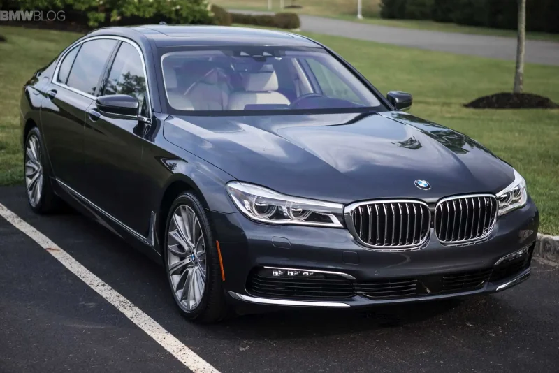 BMW 7 730