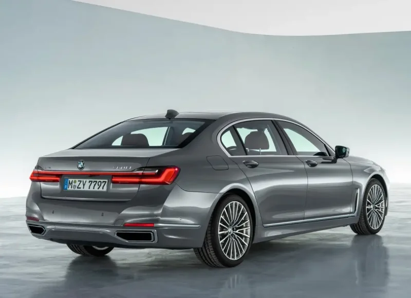 BMW 7 g12 LCI