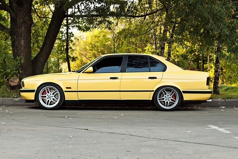 BMW m5 e34 White