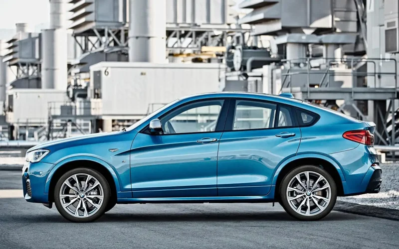 BMW x4 2021 черная