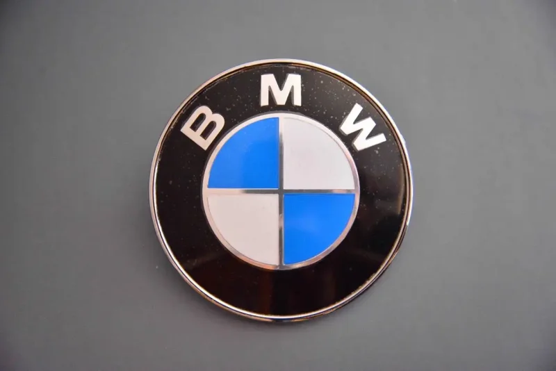 BMW x5 значок