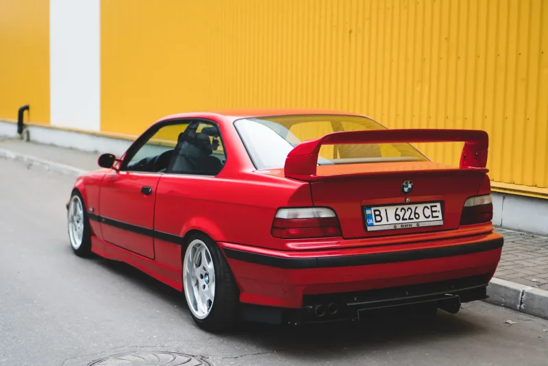 BMW e36 Coupe красная