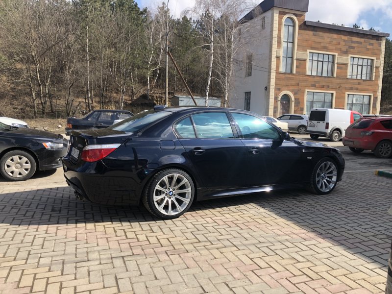 BMW e60 Black 128 стиль