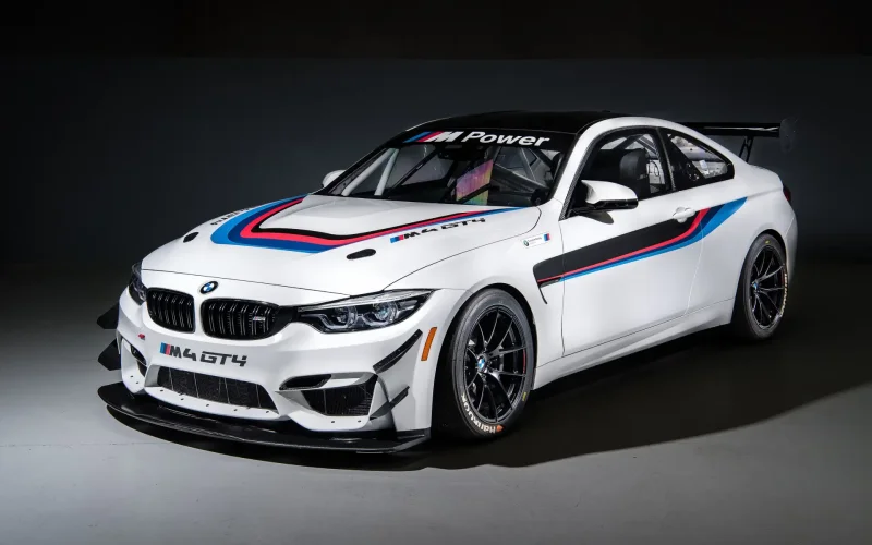 Спортивная БМВ i8