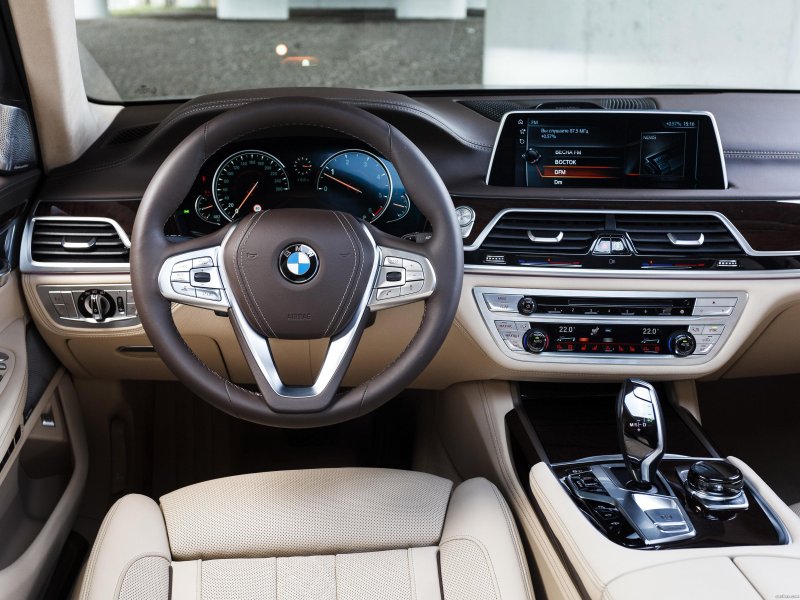BMW 7 Series салон