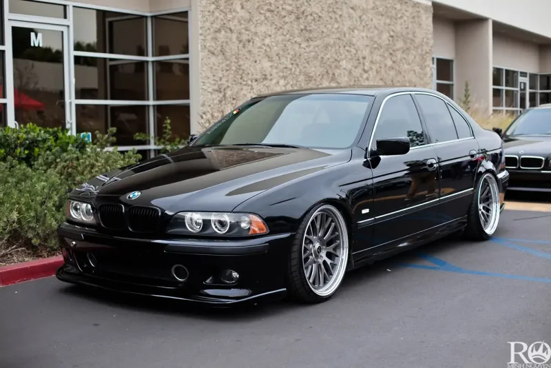BMW e39 m5 черная