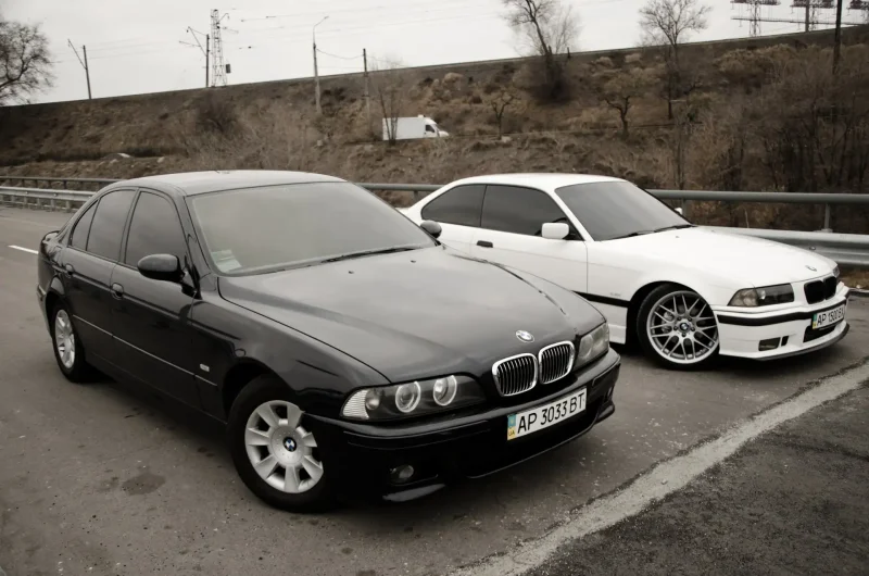 БМВ 5 е39 черная