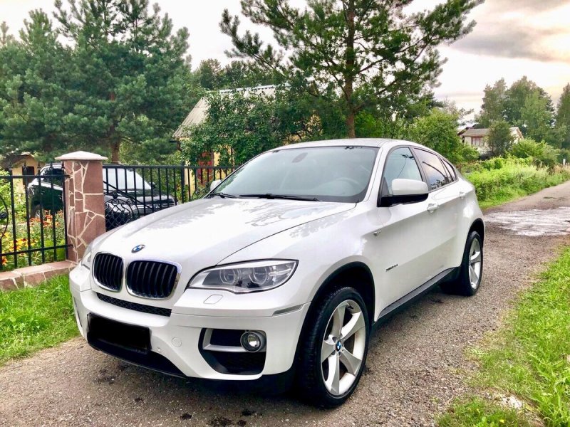 BMW x6 белая