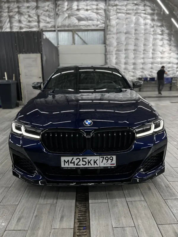BMW m5 Competition черная