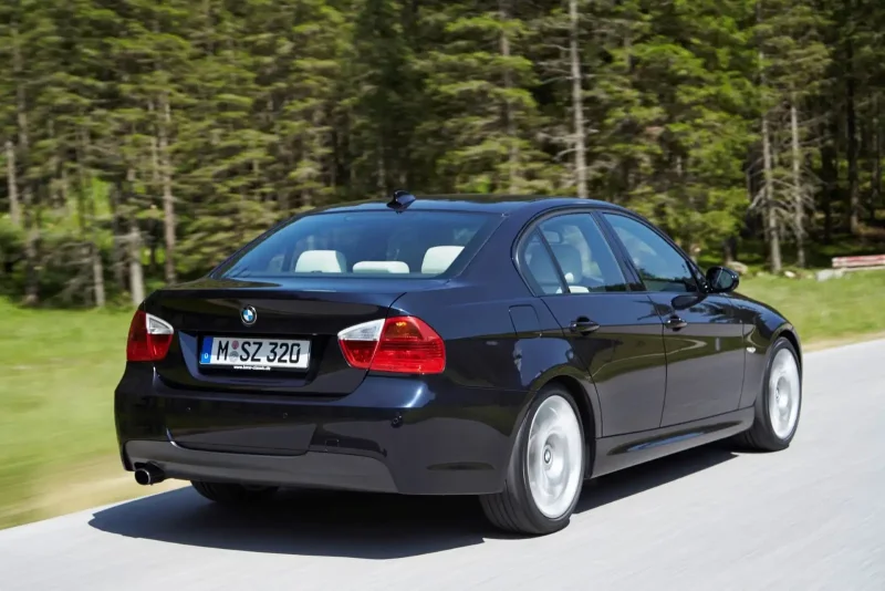 BMW 3 e90 330i
