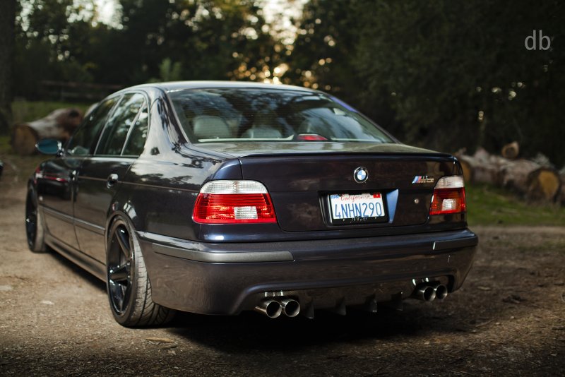 BMW e39 m5 черная