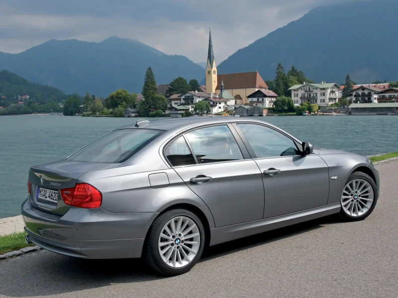 BMW e90 седан