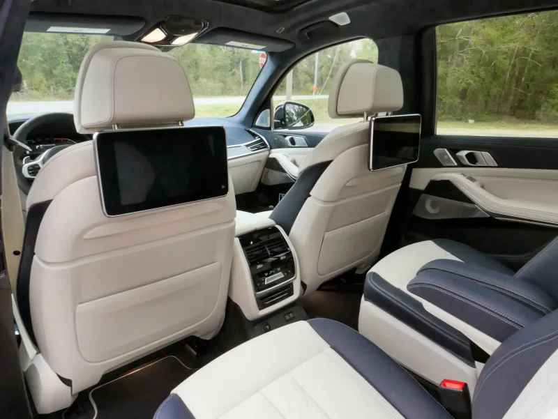 BMW x7 белый салон