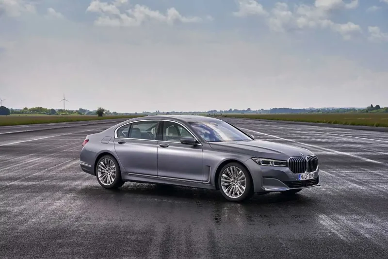 BMW 750 M 2020
