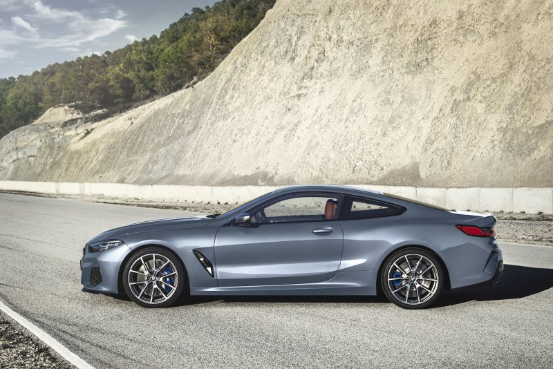 BMW 8 2019