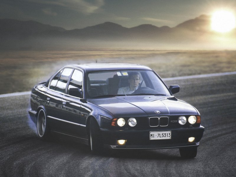 BMW 525i e34 черная