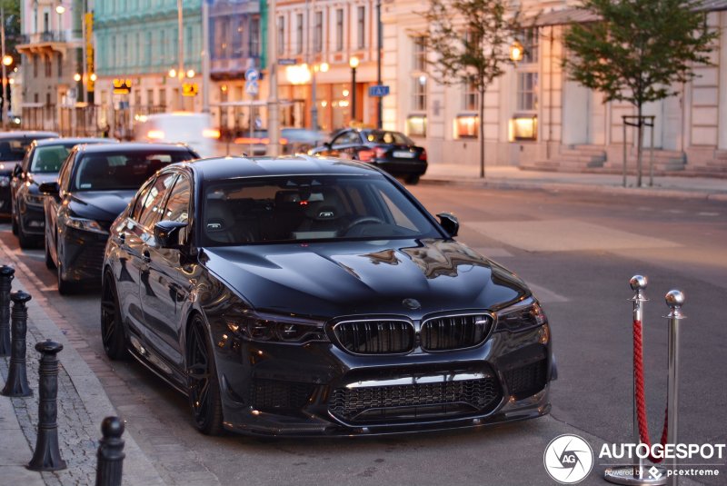 BMW m5 e60 Gold