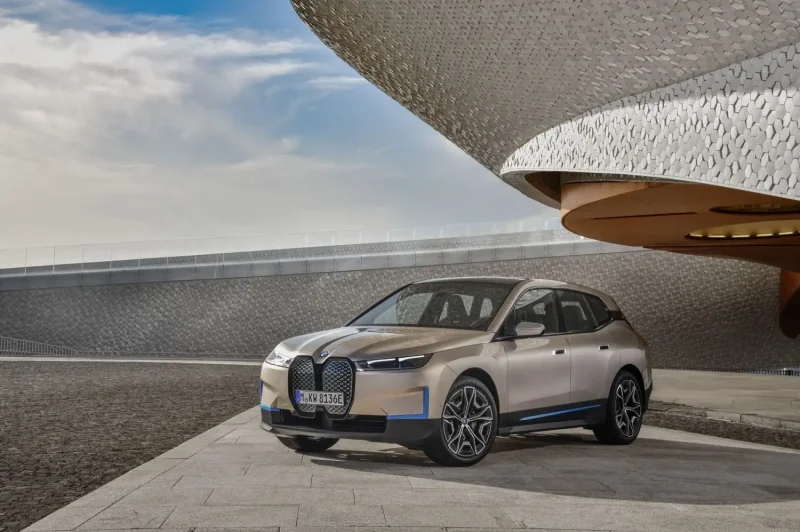 BMW IX 2021 электрокроссовер