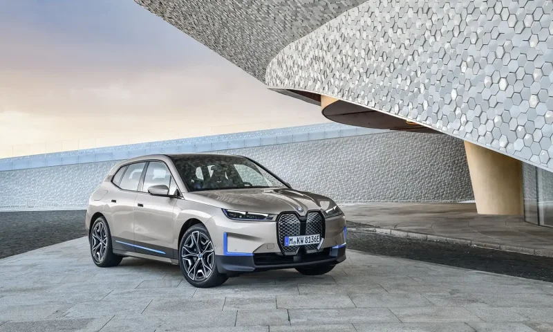 IX BMW 2021 электро