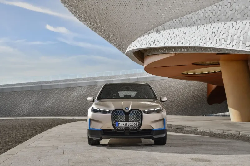BMW IX 2021 электрокроссовер