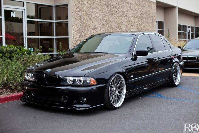 BMW e39 m5 черная