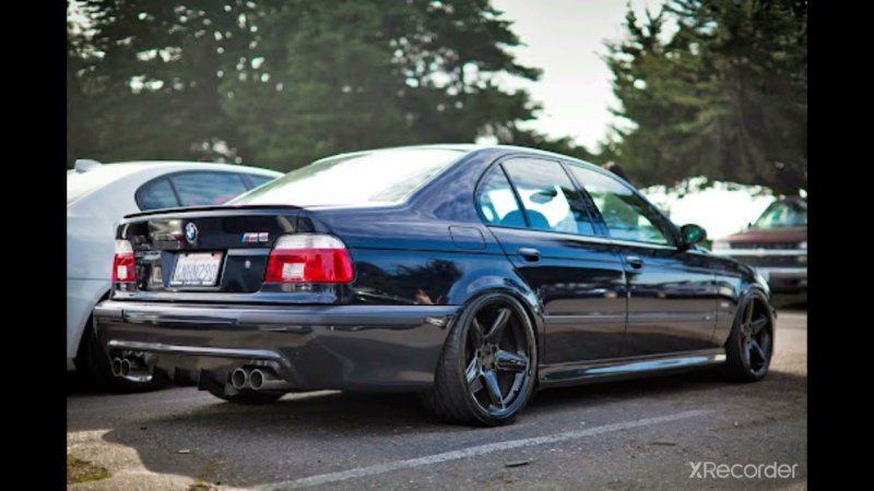 BMW e39 m5 черная