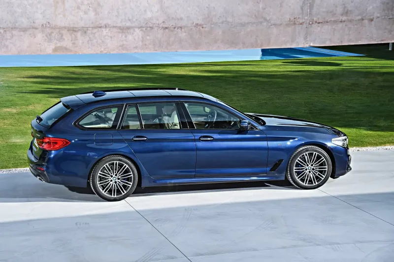 BMW 5 Series Touring 2021