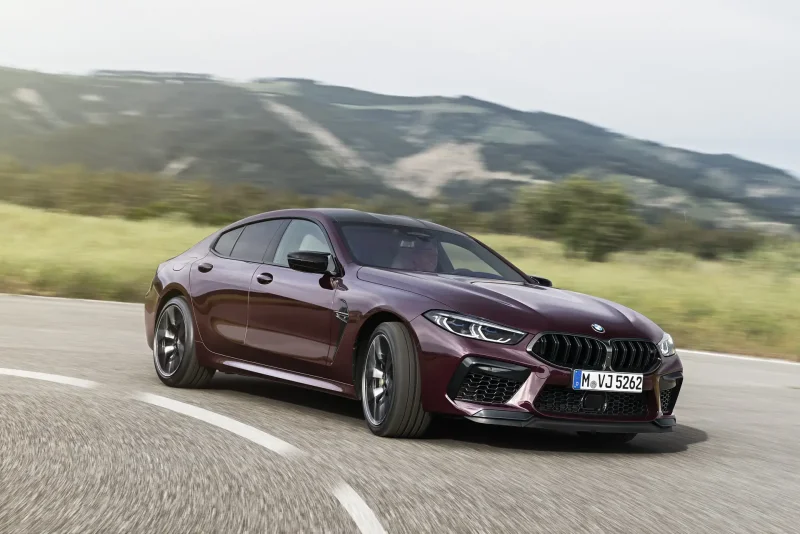 BMW m8 седан