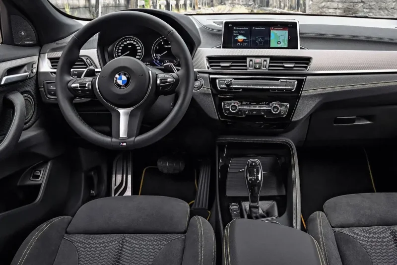 BMW x2 салон