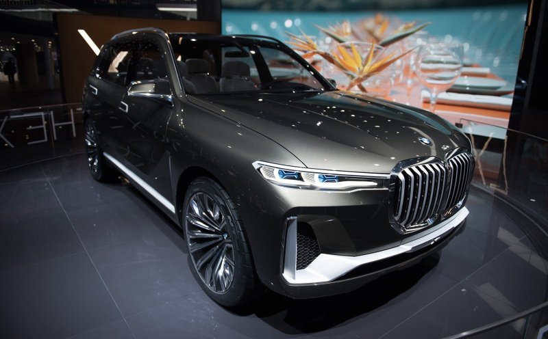 BMW x8 2023