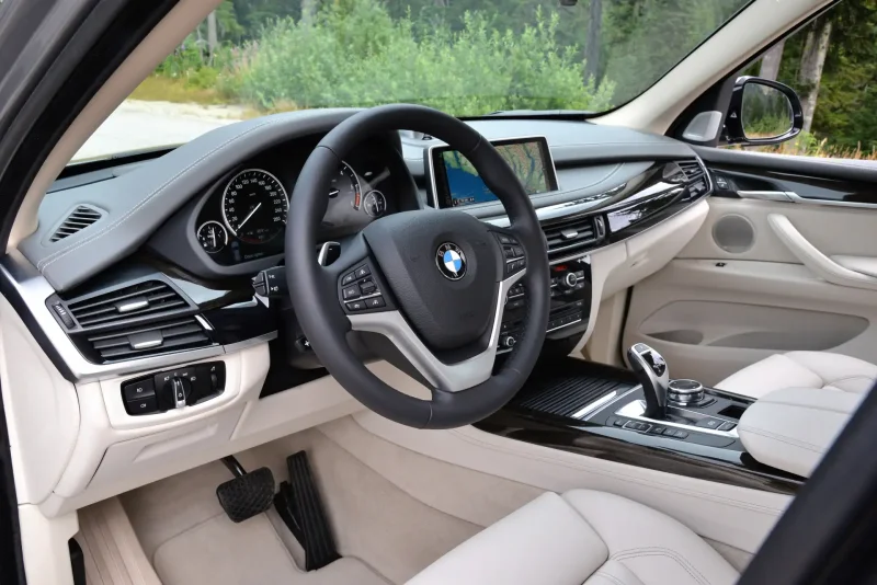 BMW x5 xdrive30d салон