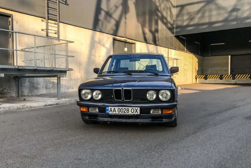 БМВ акула 535i е28