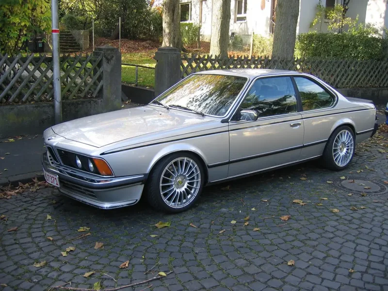 BMW 7 e24