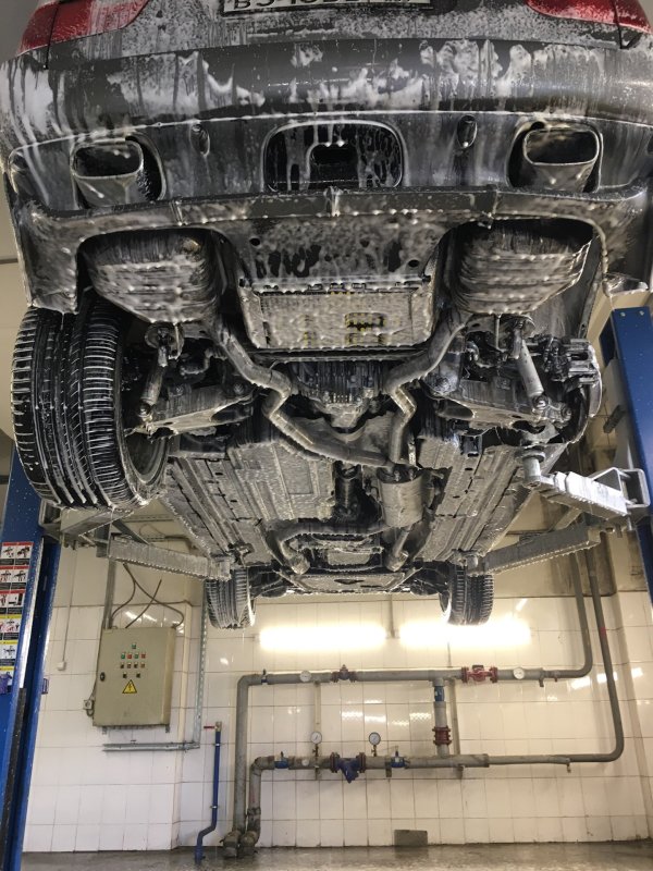 Днище BMW 3 вид снизу