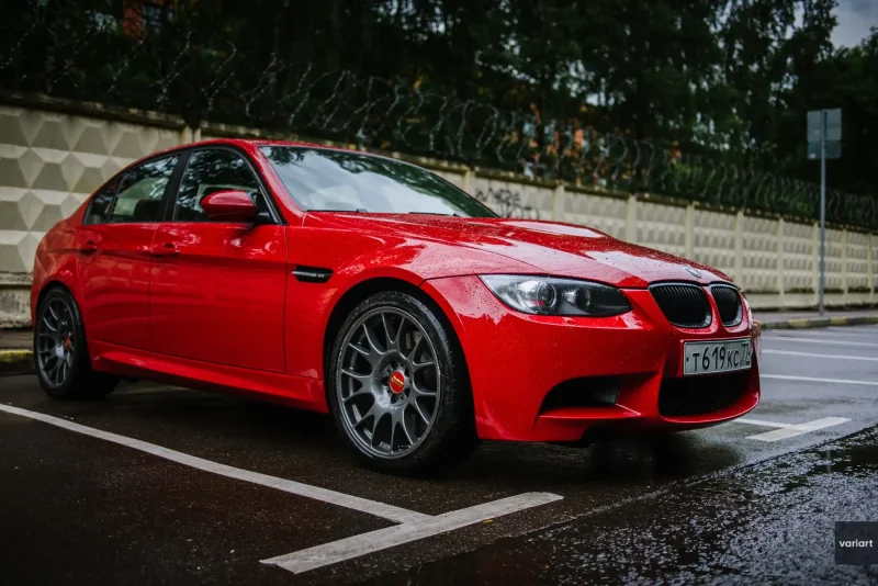 BMW m5 красная