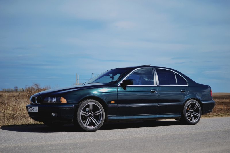 BMW 5 Series e39 фото