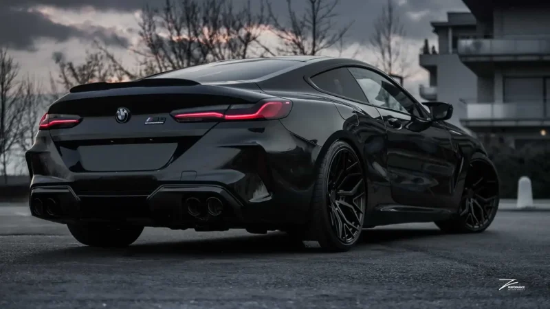 BMW m8 Competition черная