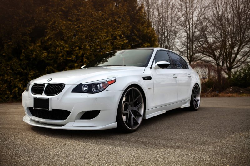 BMW 5 e60 белая