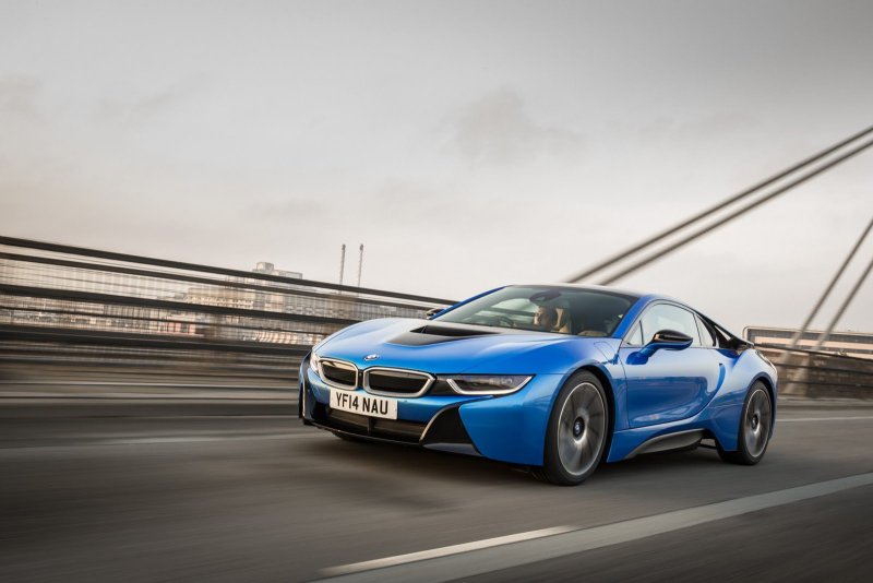 BMW i8 2000