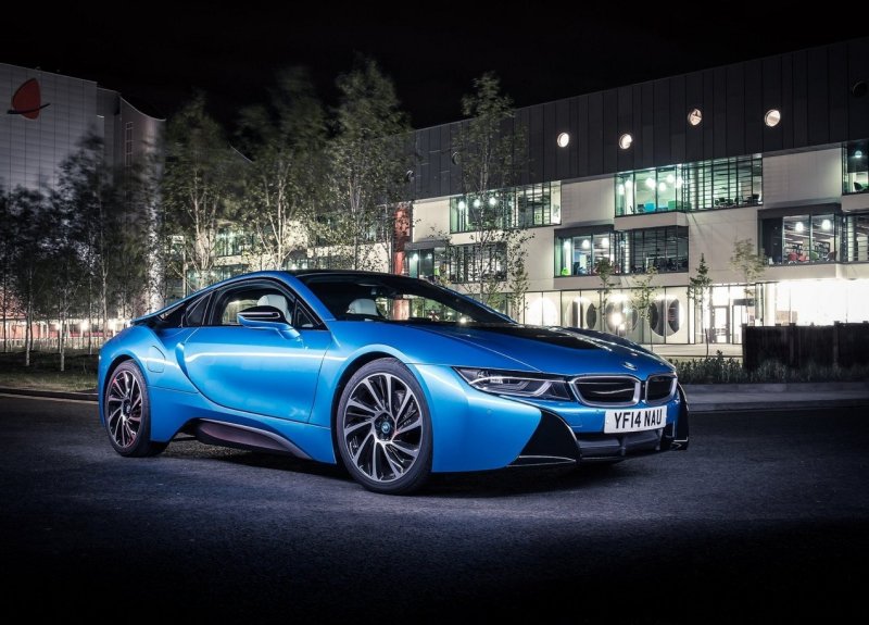 BMW спорткар i9