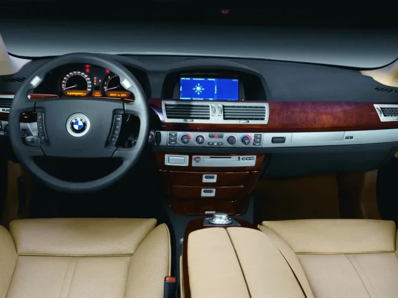 BMW 745 e65
