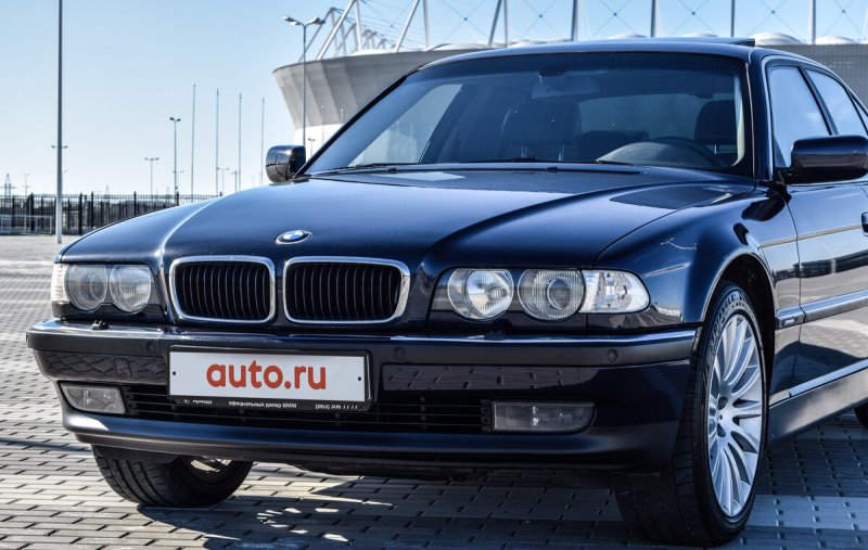 BMW 7 e38 740i