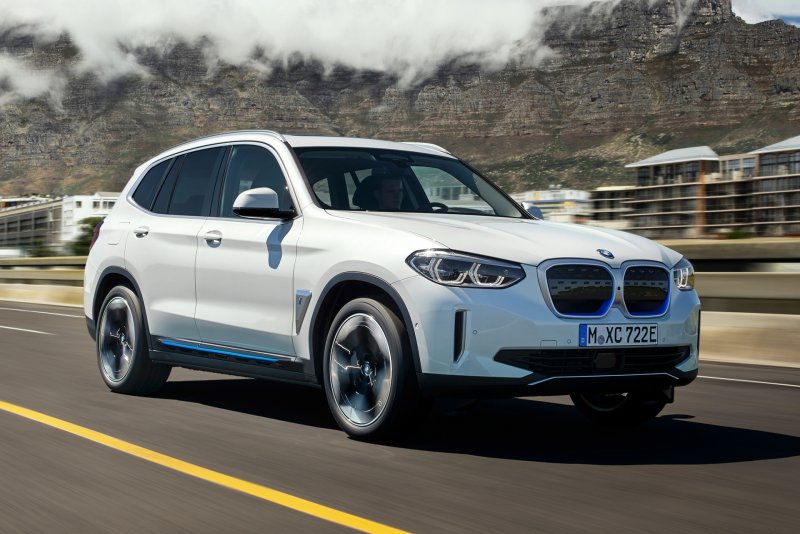 BMW x3 2021 белый