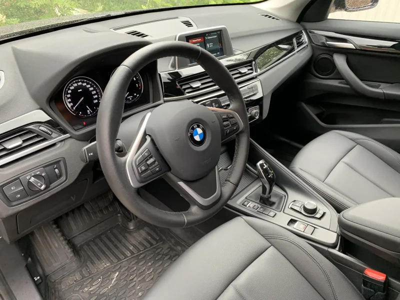 BMW x1 2021 салон