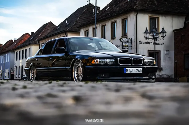 BMW 740 e38